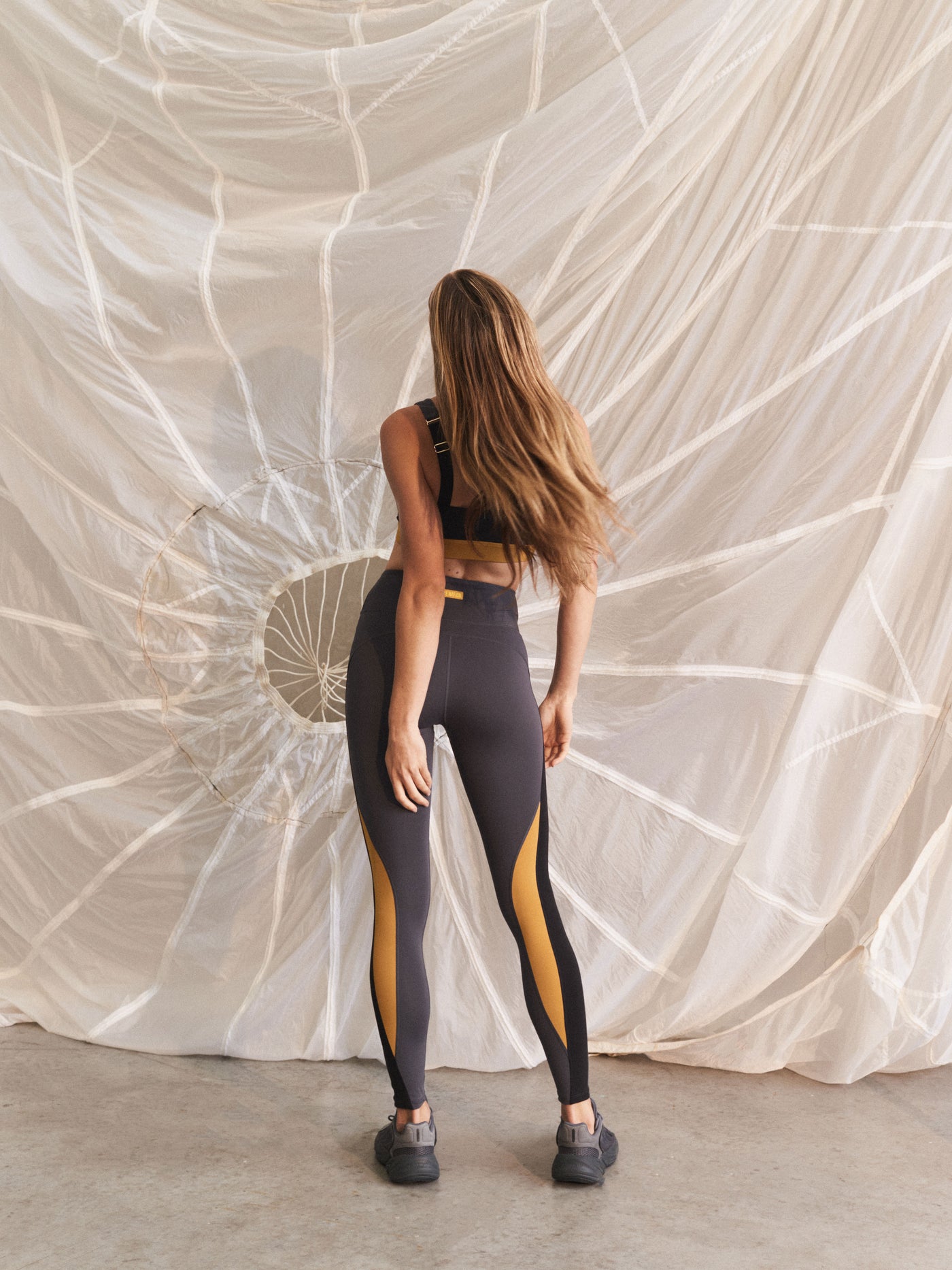 RIOCHET FULL LENGTH LEGGING IN DARK SHADOW