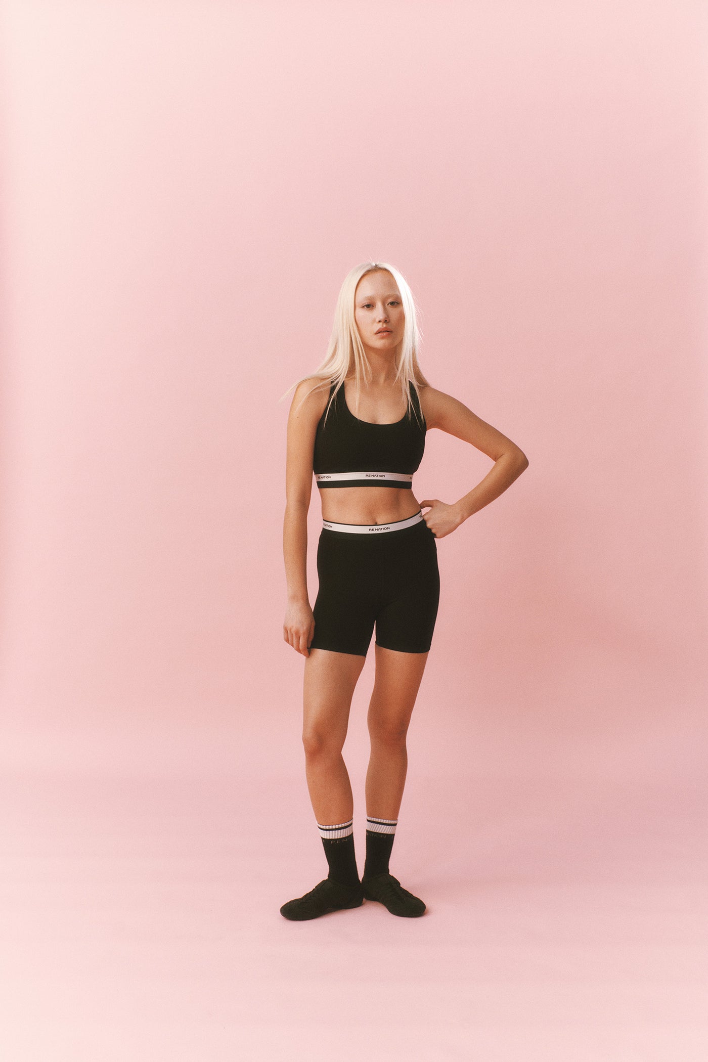 AVANT 5" BIKE SHORT IN BLACK & WHISPER WHITE