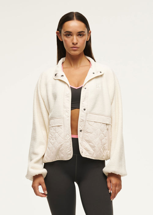 TECHNIQUE QUILT JACKET IN WHISPER WHITE