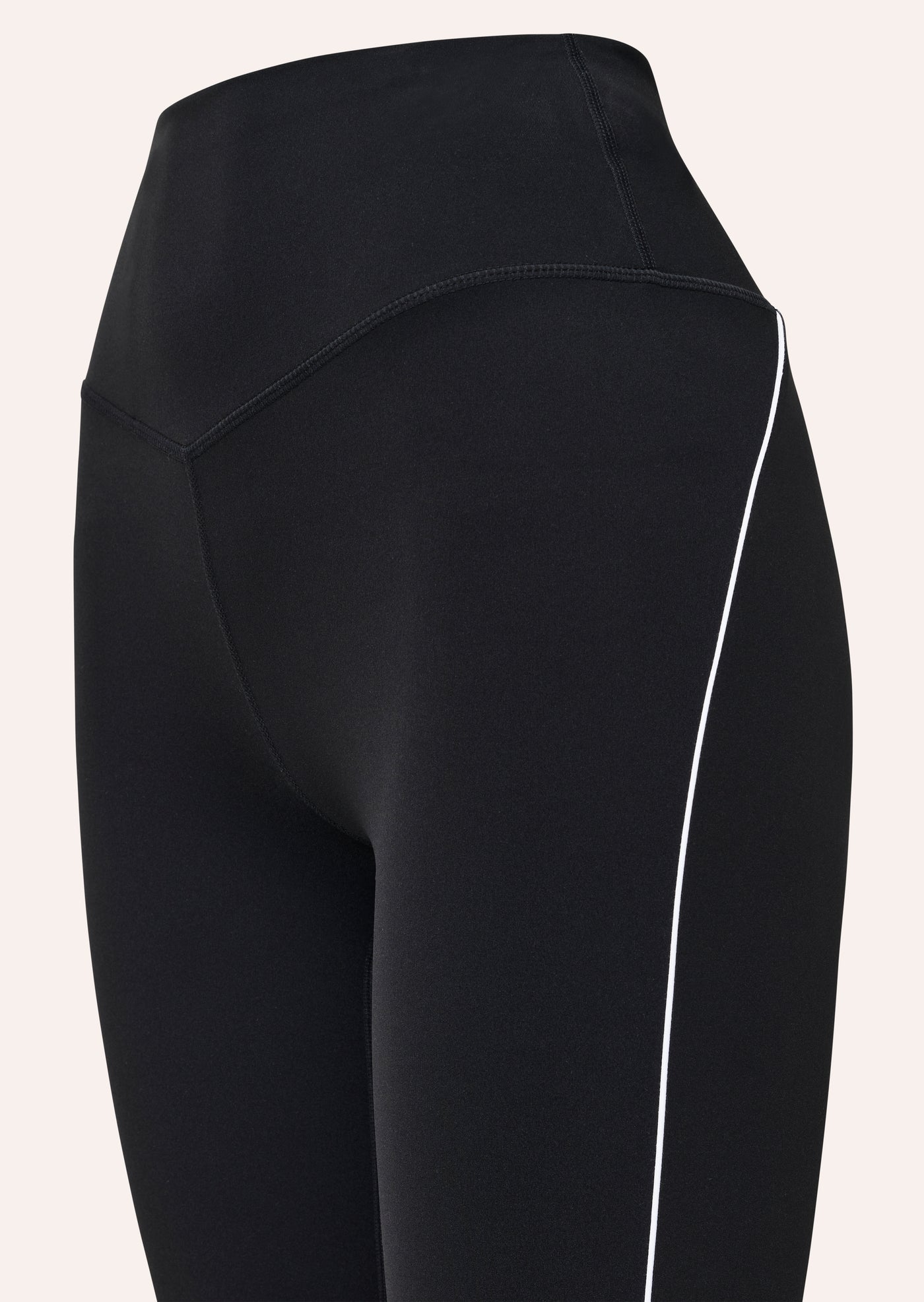 PREVIEW PIPING LEGGING IN BLACK