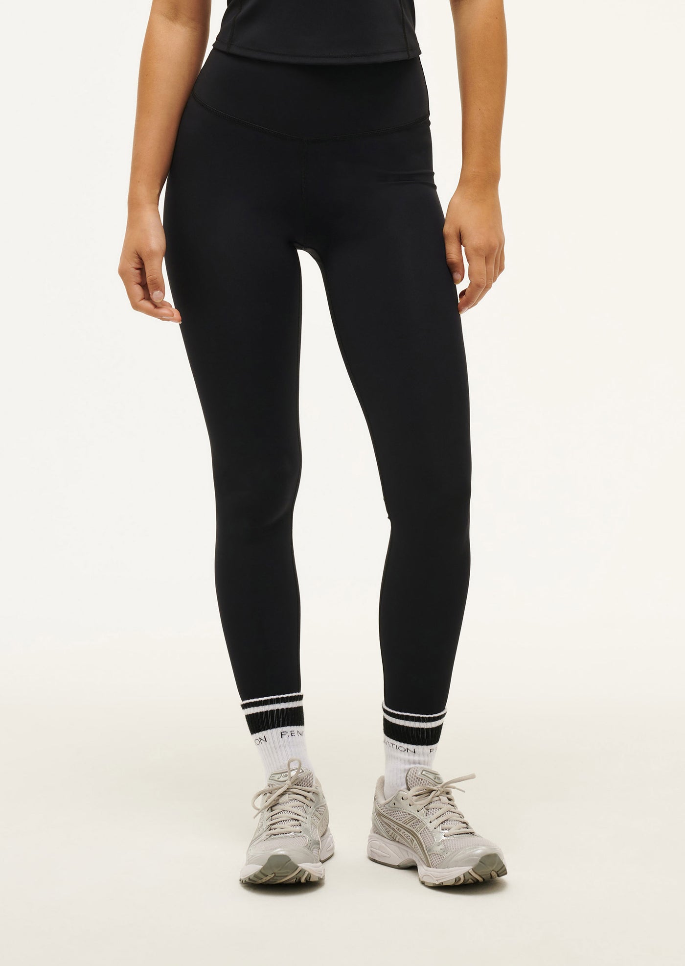 HYPERLUXE FULL LENGTH LEGGING IN BLACK