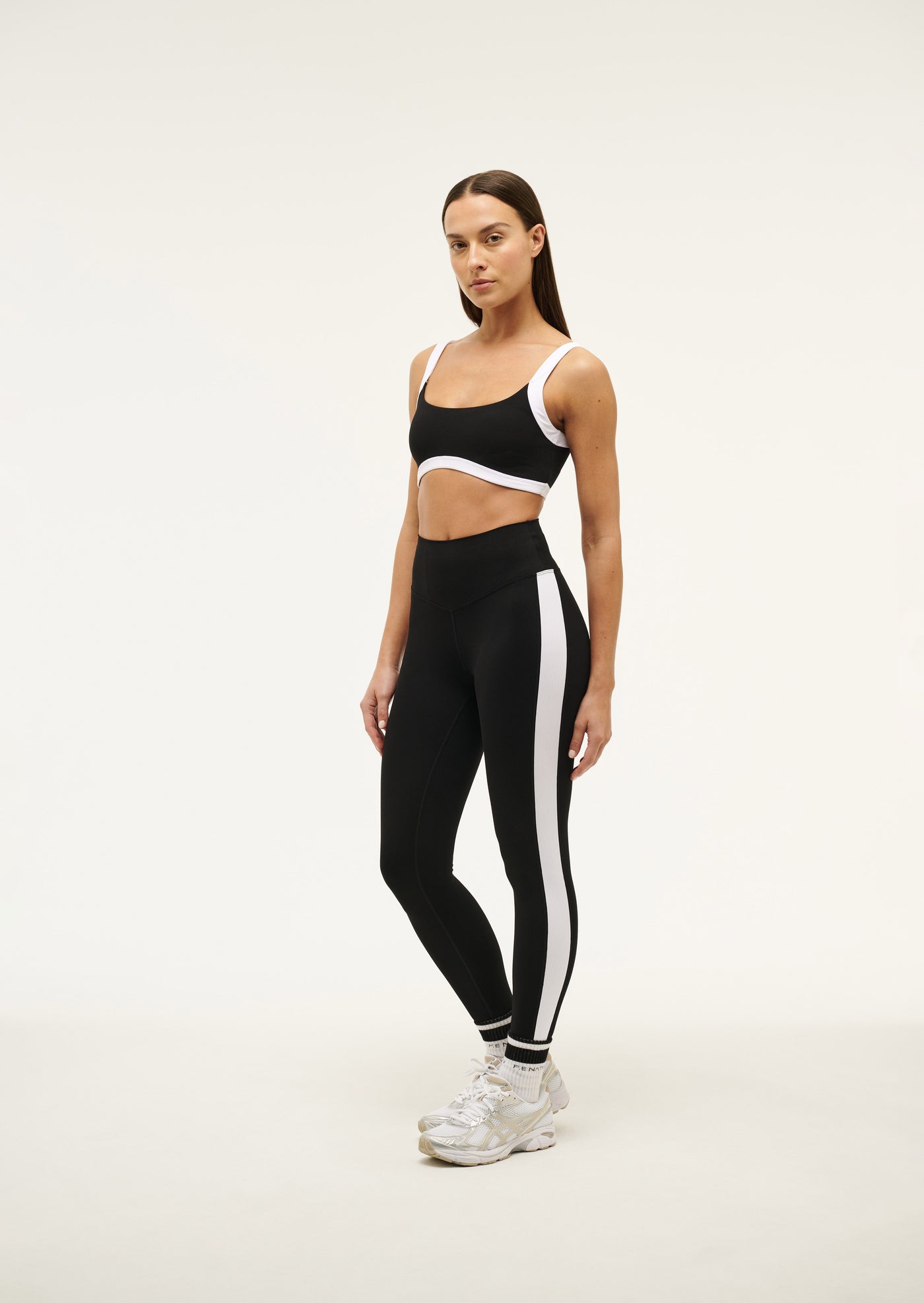 FREE PLAY 2 FULL LENGTH LEGGING IN BLACK & OPTIC WHITE