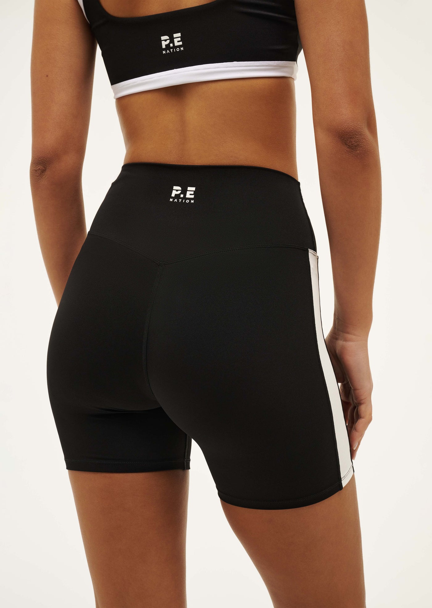 FREE PLAY 5" BIKE SHORT IN BLACK / OPTIC WHITE