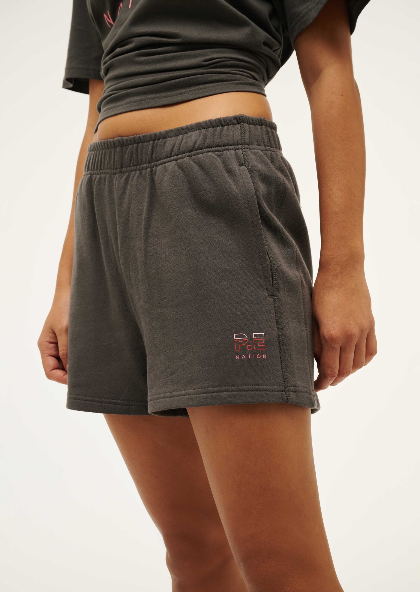 HEADS UP SHORT IN GUNMETAL