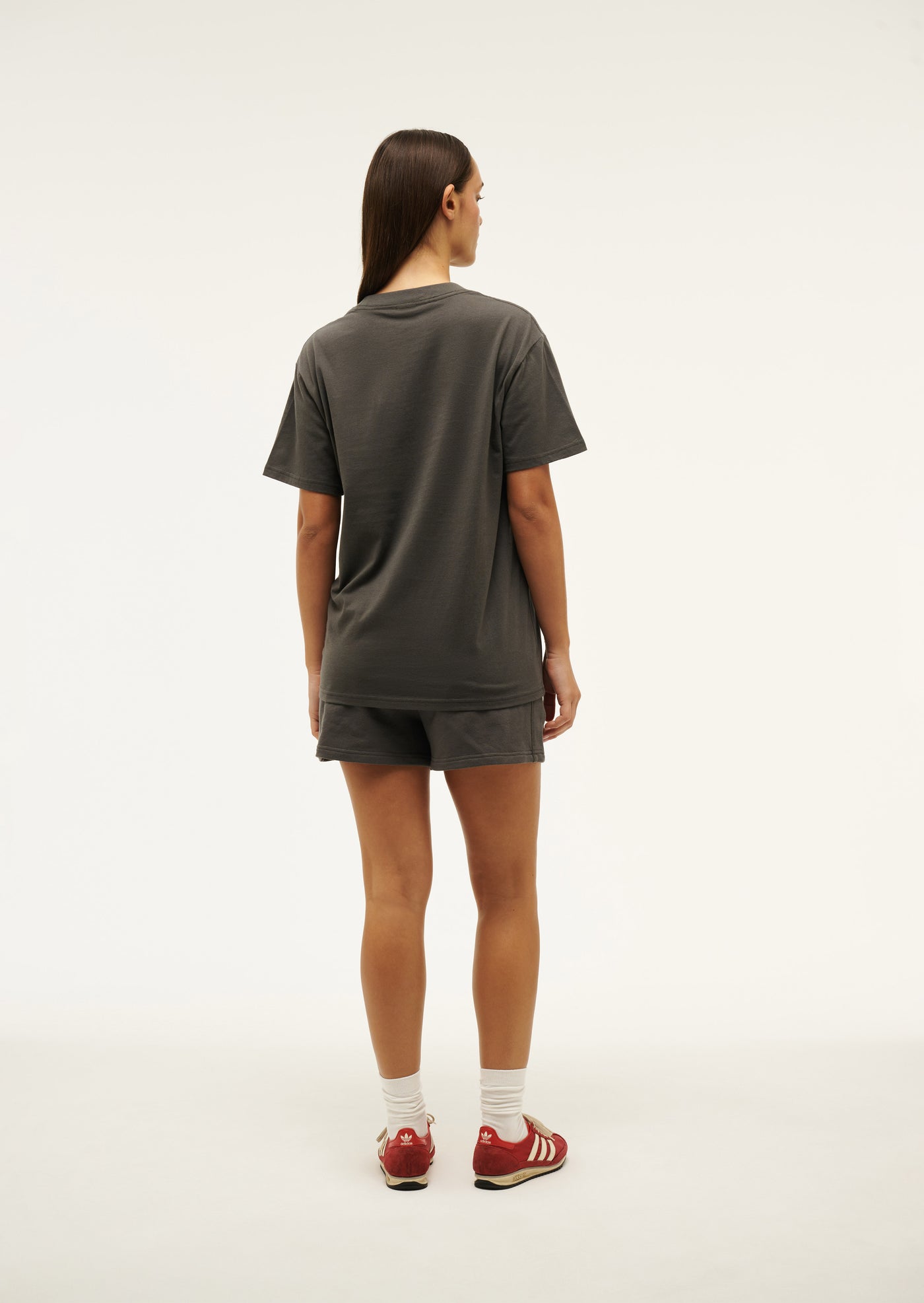 HEADS UP TEE IN GUNMETAL