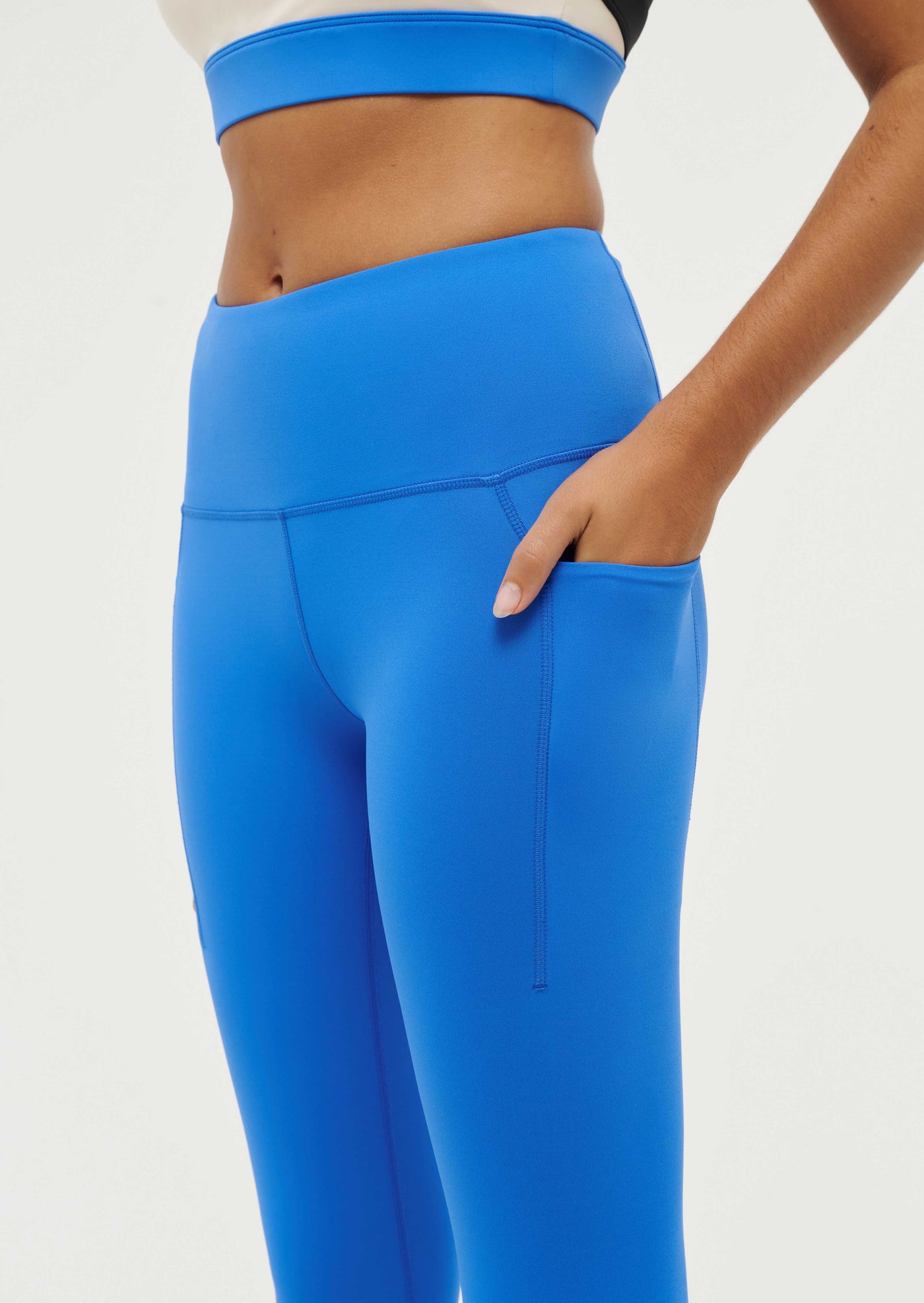 RECALIBRATE 7/8 LEGGING IN ELECTRIC BLUE