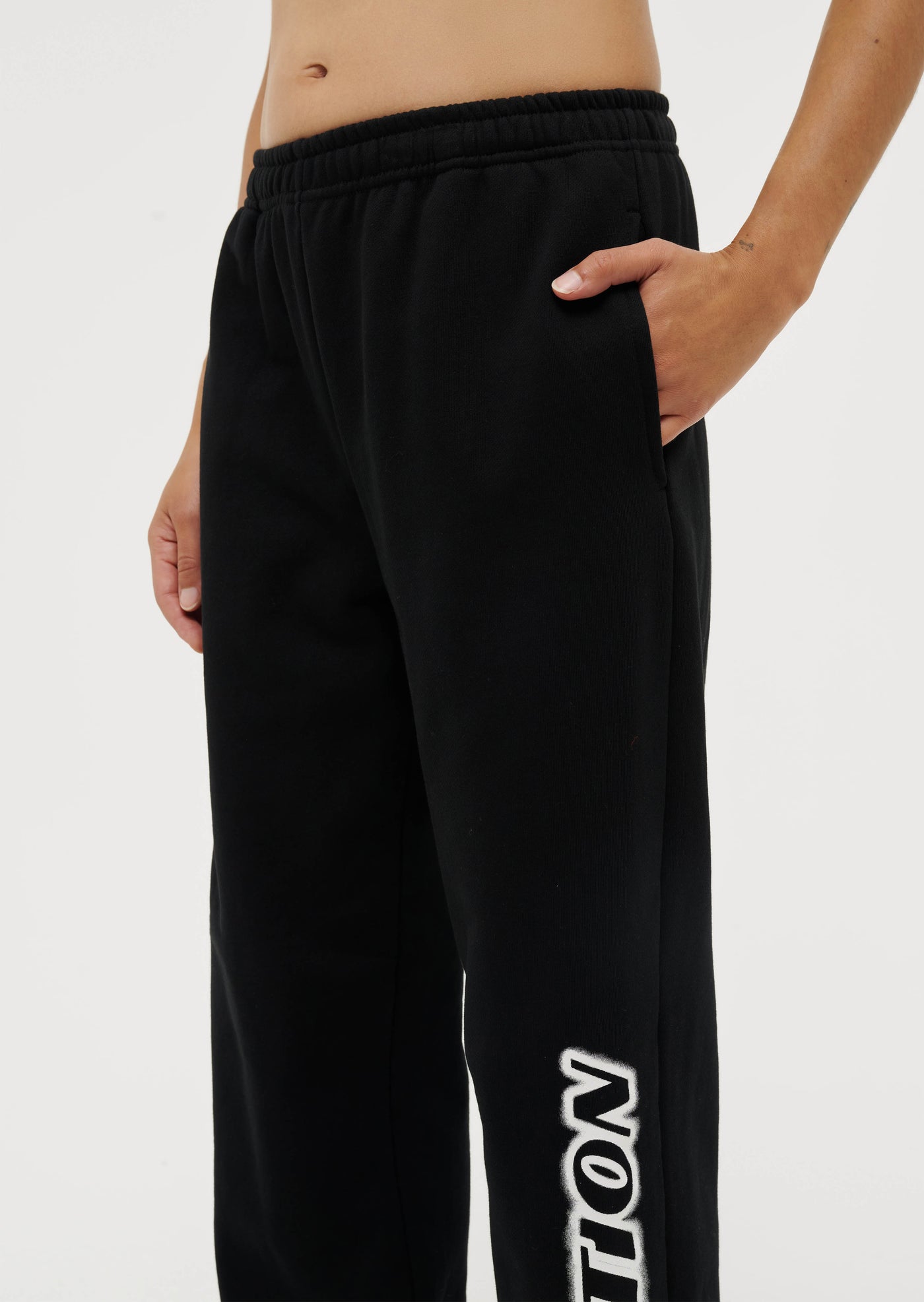 TIEBREAK TRACKPANT IN BLACK