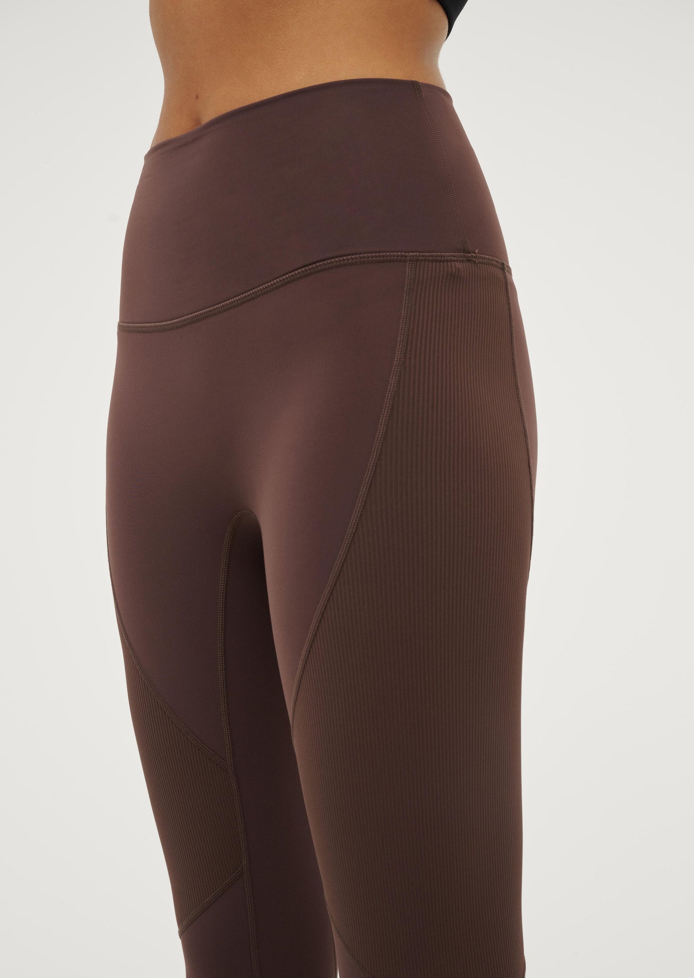 FREE PLAY LEGGING IN CHESTNUT