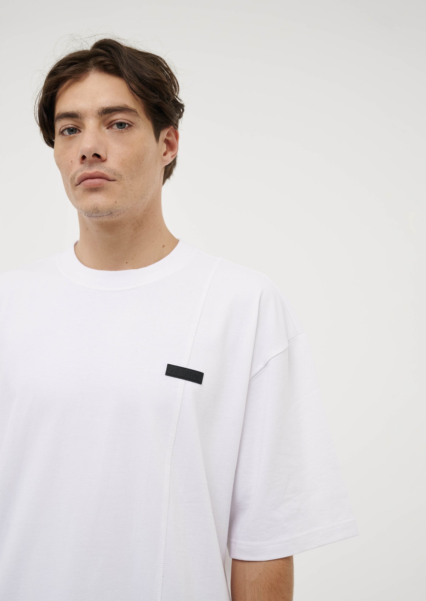 BOUNDARY LINE TEE IN OPTIC WHITE