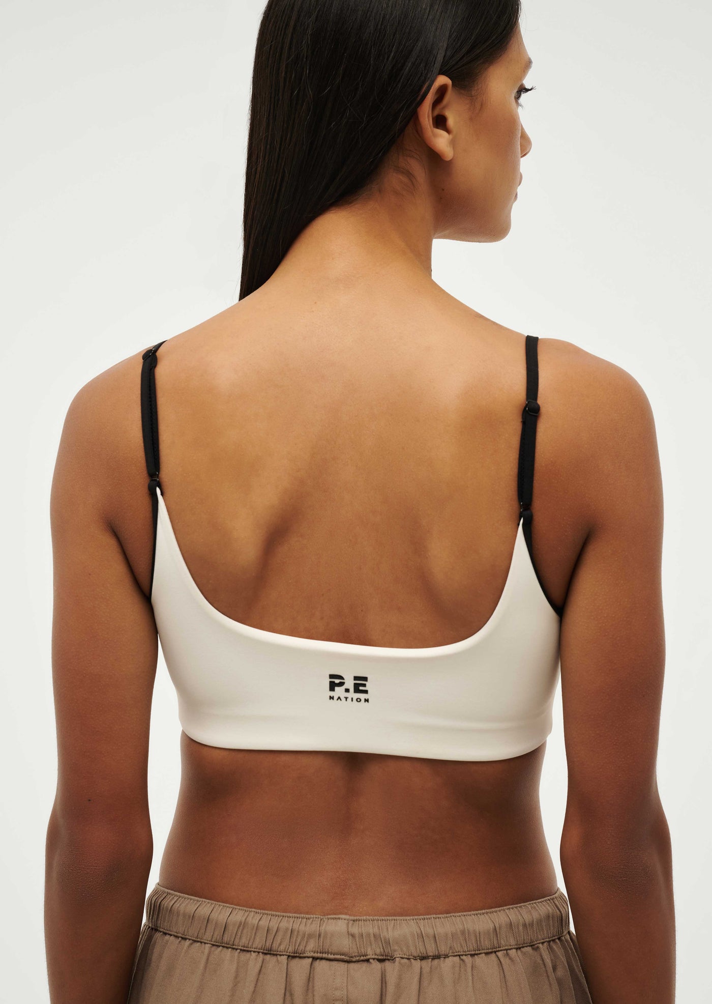 PREVIEW SPORTS BRA IN WHISPER WHITE