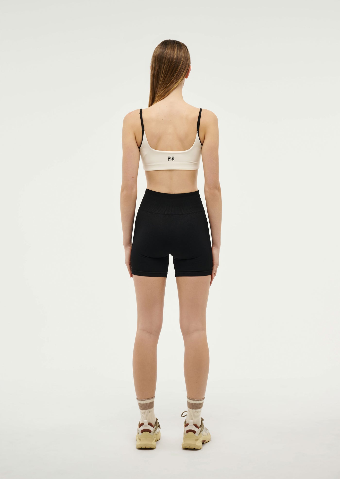 PREVIEW SPORTS BRA IN WHISPER WHITE