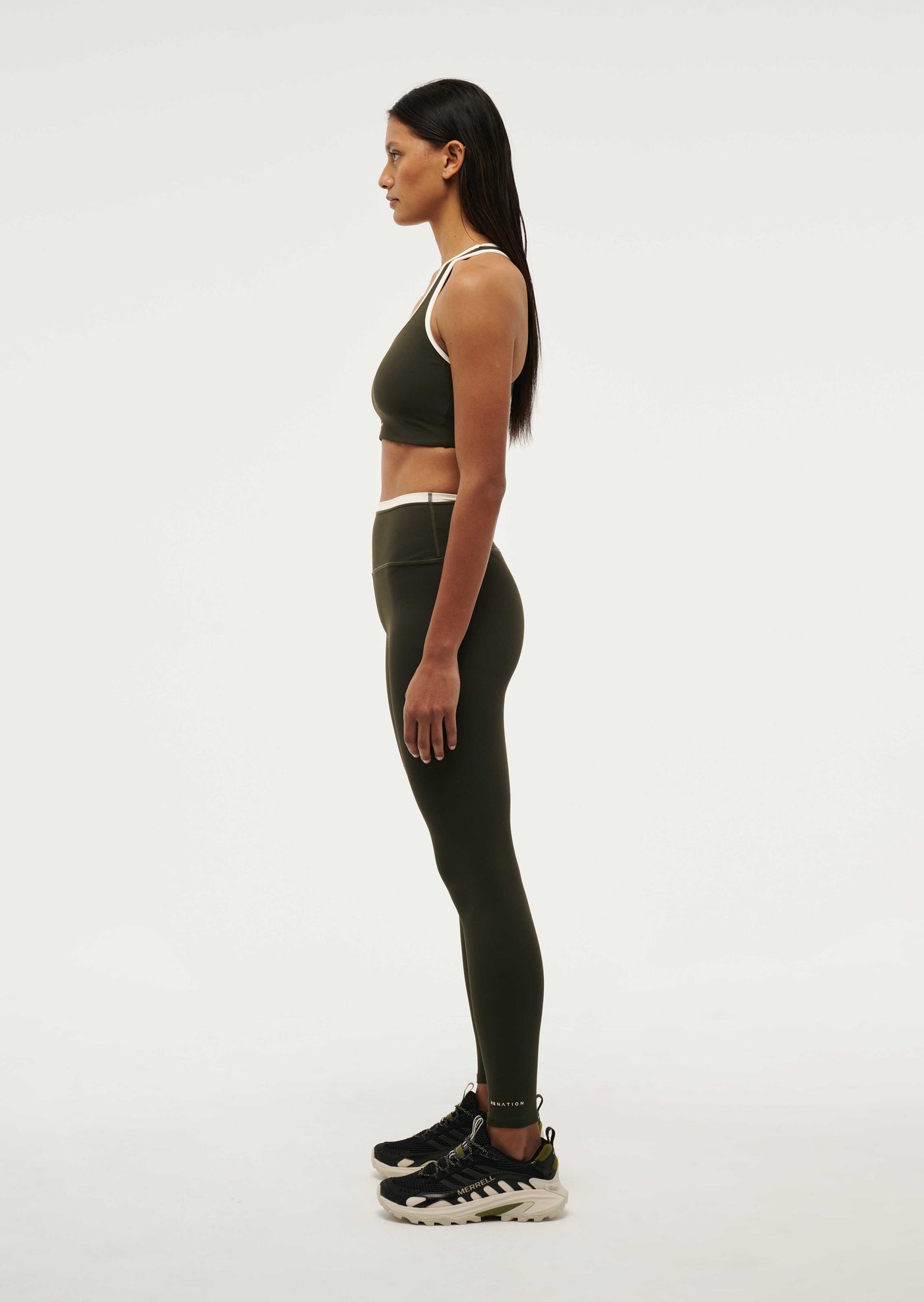 STELLAR SPORTS BRA IN FOREST NIGHT / WHISPER WHITE