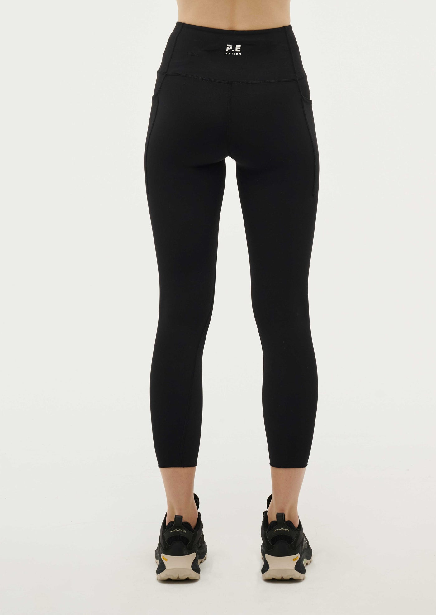 RECALIBRATE 7/8 LEGGING IN BLACK