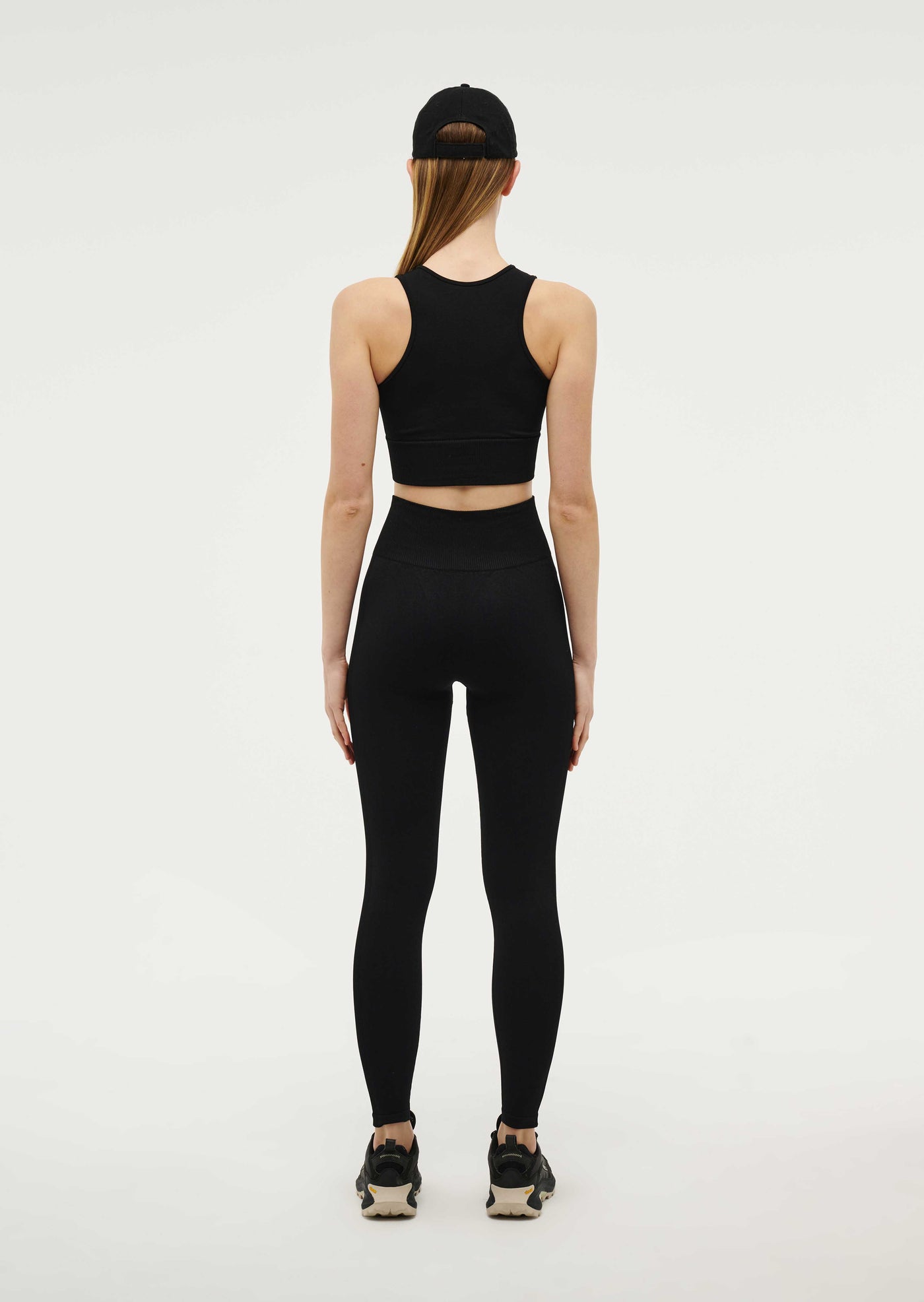 RESTORE SEAMLESS TANK IN BLACK