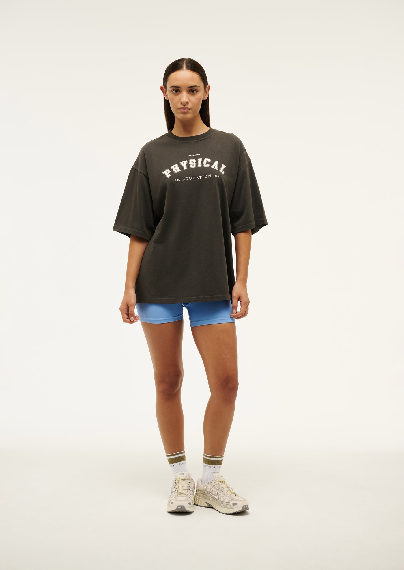 PHYSICAL OVERSIZED TEE IN WASHED BLACK