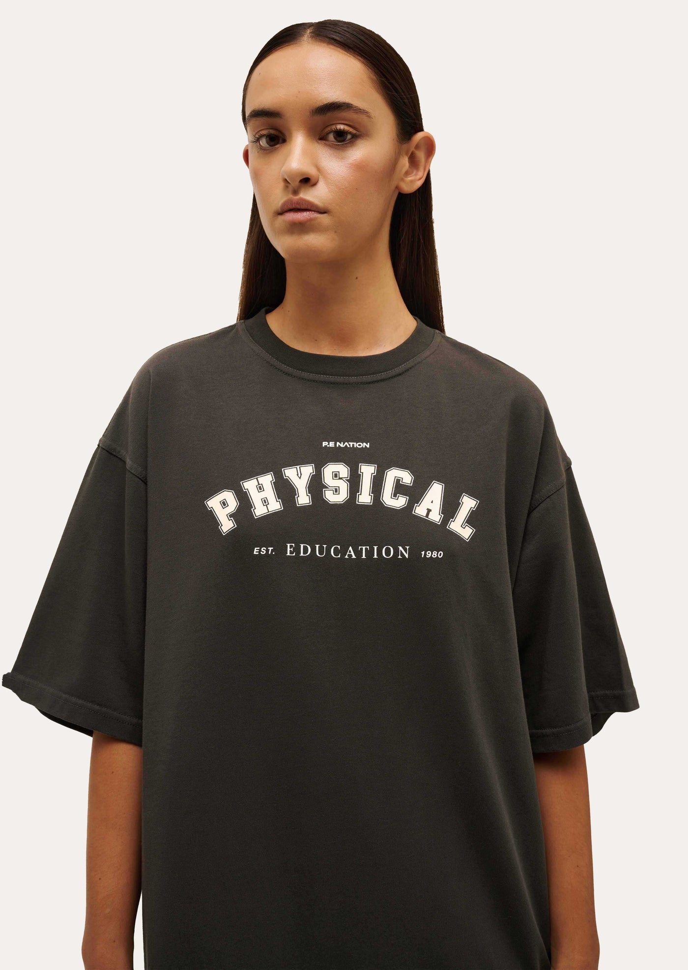 PHYSICAL OVERSIZED TEE IN WASHED BLACK