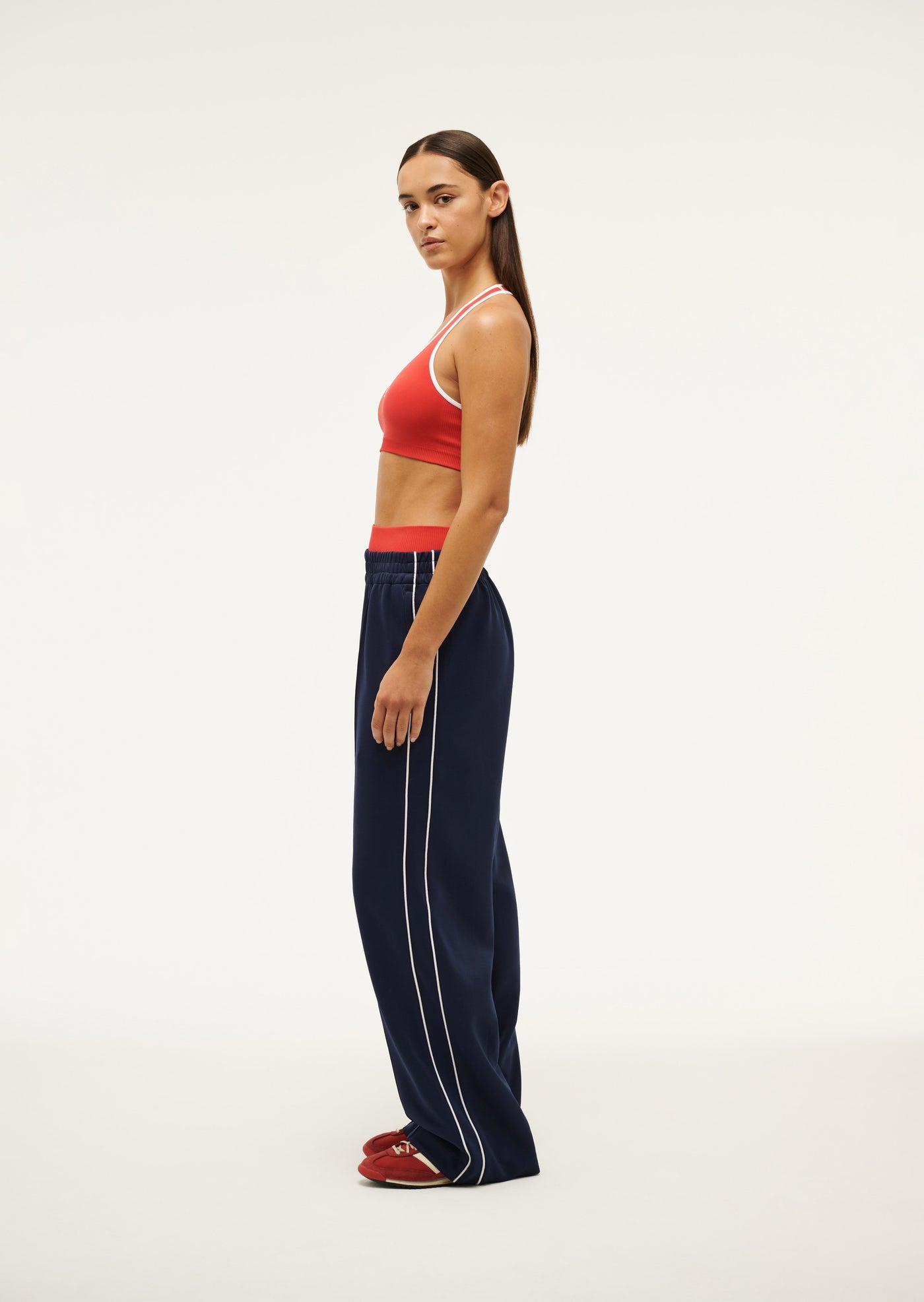 RESTORE SEAMLESS SPORTS BRA IN POPPY RED