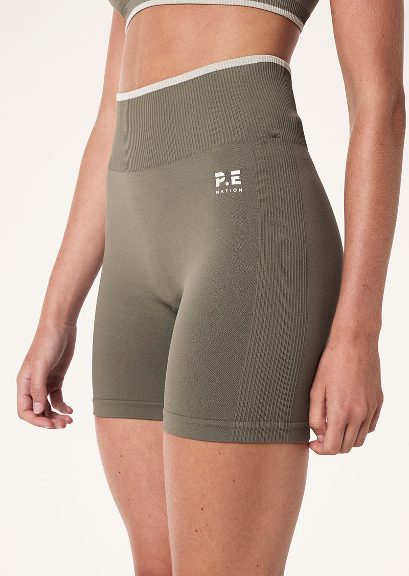 RESTORE SEAMLESS 5" BIKE SHORT IN KHAKI