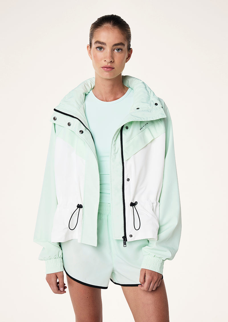 SHELTER JACKET IN HINT OF MINT