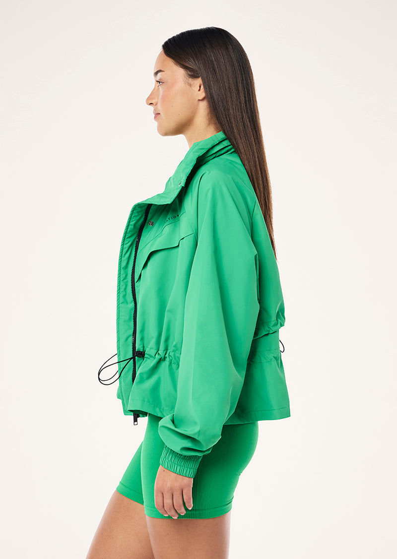 SHELTER JACKET IN KELLY GREEN