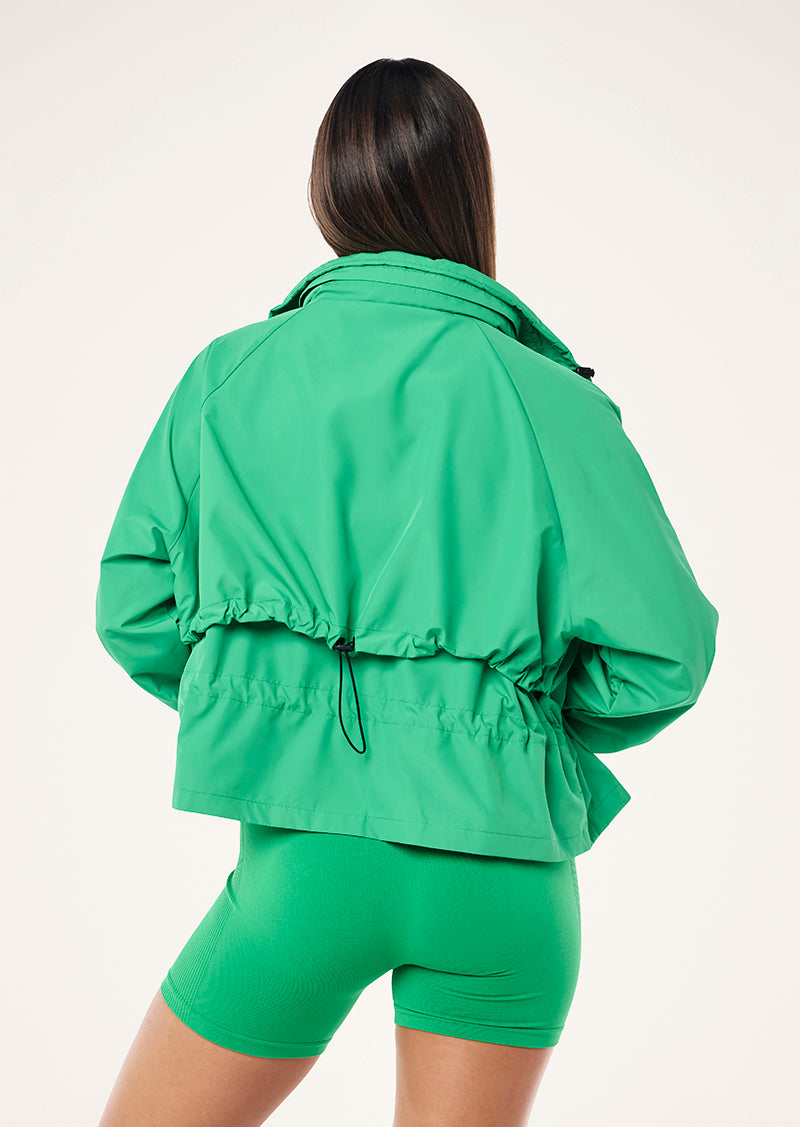 SHELTER JACKET IN KELLY GREEN
