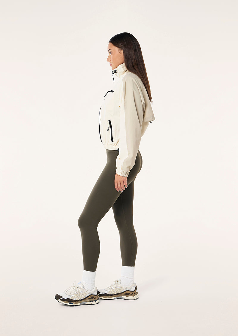 TREK JACKET IN WHISPER WHITE